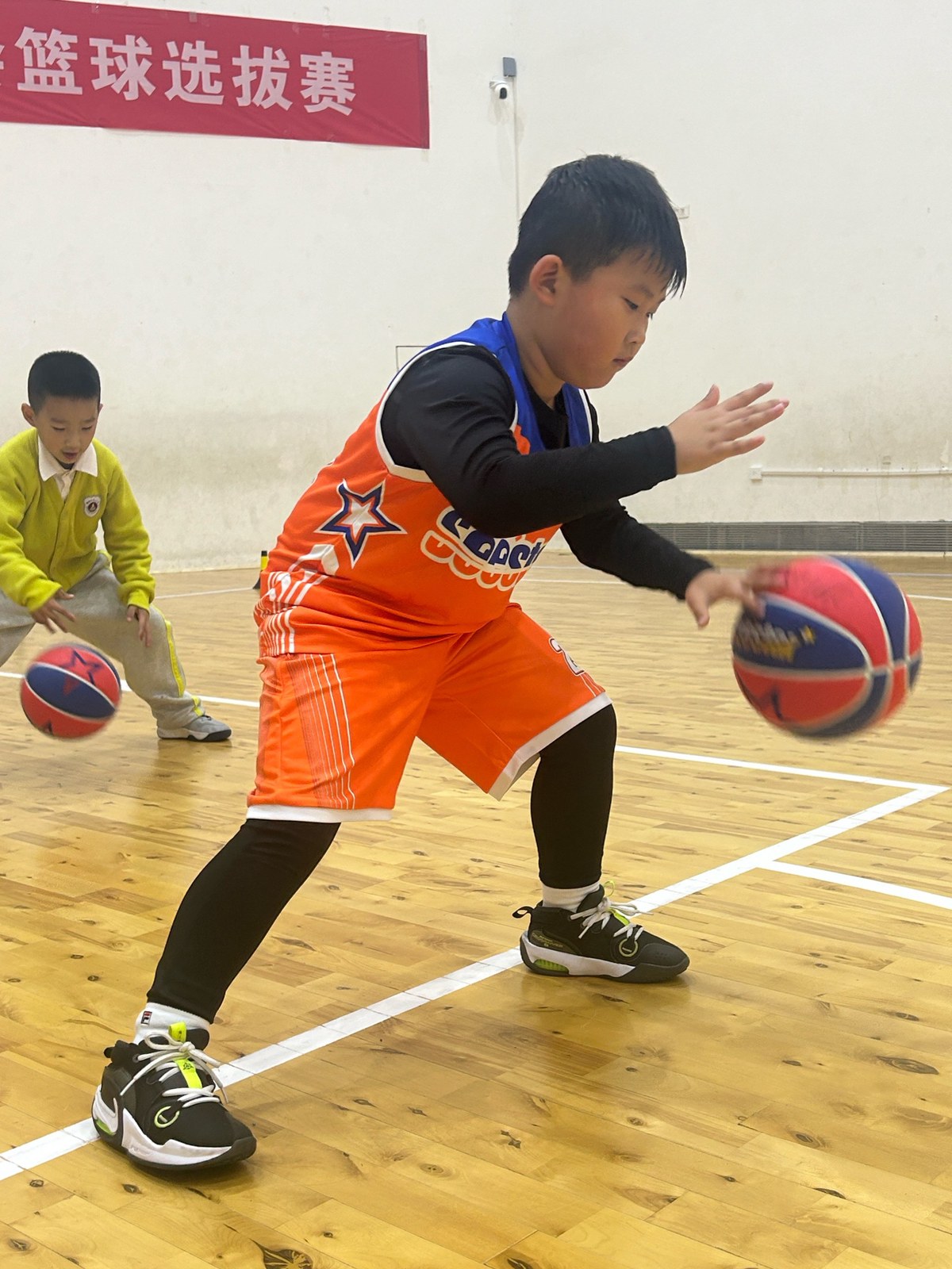 幼儿篮球拉伸训练